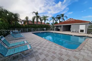 387 NW 107th Ave, Pembroke Pines, FL 33026 - Photo 38