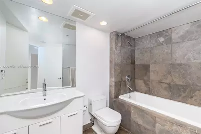 475 Brickell Ave #2908, Miami, FL 33131 - Photo 14