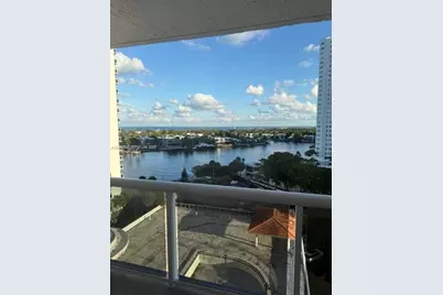 20505 E Country Club Dr #1036, Aventura, FL 33180 - Photo 2