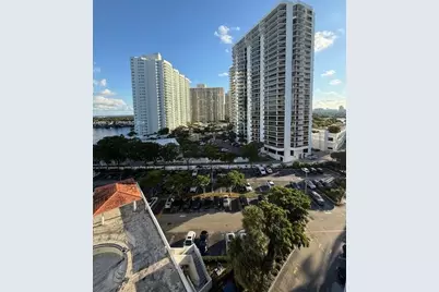 20505 E Country Club Dr #1036, Aventura, FL 33180 - Photo 4