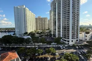 20505 E Country Club Dr, Aventura, FL 33180 - Photo 4