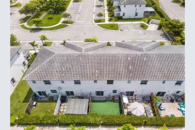 1586 SE 27th Ter #1586, Homestead, FL 33035 - Photo 8
