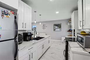 1421 N 68th Terrace, Hollywood, FL 33024 - Photo 12