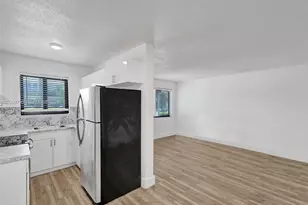 114 SE 8th St, Hallandale Beach, FL 33009 - Photo 18
