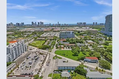 114 SE 8th St #203, Hallandale Beach, FL 33009 - Photo 4
