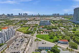 114 SE 8th St, Hallandale Beach, FL 33009 - Photo 4