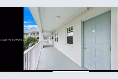 806 Cypress Grove Ln #403, Pompano Beach, FL 33069 - Photo 4