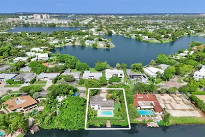 19231 NE 22nd Ave, Miami, FL 33180 - Photo 6