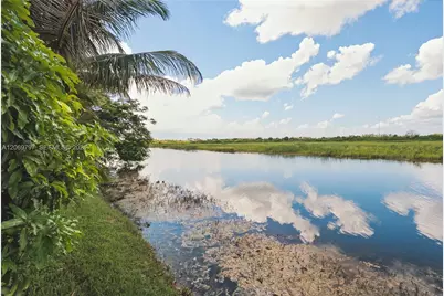 1268 NW 144th Ter, Pembroke Pines, FL 33028 - Photo 32