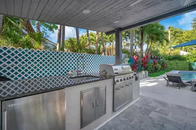 1235 NE 88th St, Miami, FL 33138 - Photo 14