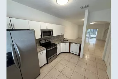 5620 NW 114th Path #201, Doral, FL 33178 - Photo 6