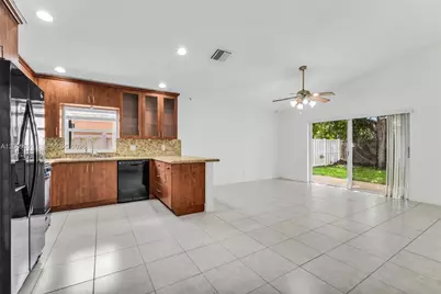 2230 NW 145th Ave, Pembroke Pines, FL 33028 - Photo 6
