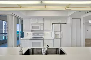 21205 Yacht Club Dr, Aventura, FL 33180 - Photo 12