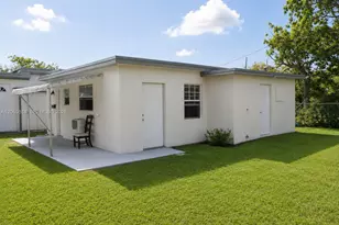 325 NE 108th St, Miami, FL 33161 - Photo 2