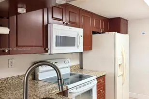 721 SW 113th Way, Pembroke Pines, FL 33025 - Photo 6