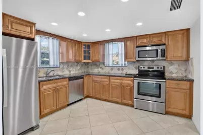 7118 E Tropical Way, Plantation, FL 33317 - Photo 14