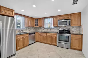 7118 E Tropical Way, Plantation, FL 33317 - Photo 14