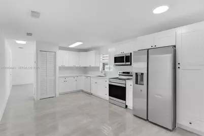 9999 NW 25th Ter, Doral, FL 33172 - Photo 6
