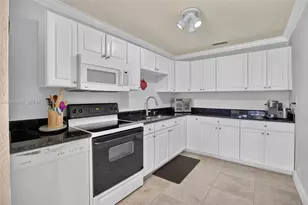 10725 NW 30th Pl, Sunrise, FL 33322 - Photo 18