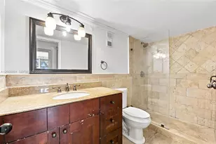 661 NE 195th St, Miami, FL 33179 - Photo 24