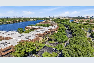 661 NE 195th St #104, Miami, FL 33179 - Photo 42