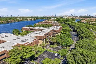 661 NE 195th St, Miami, FL 33179 - Photo 42