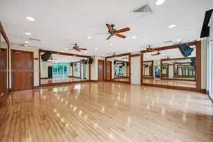 19501 W Country Club Dr, Aventura, FL 33180 - Photo 36
