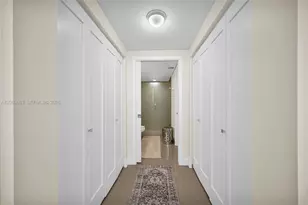 19501 W Country Club Dr, Aventura, FL 33180 - Photo 32