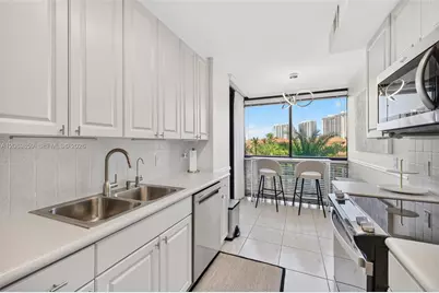 1000 Island Blvd #405, Aventura, FL 33160 - Photo 18