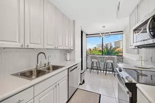 1000 Island Blvd, Aventura, FL 33160 - Photo 18