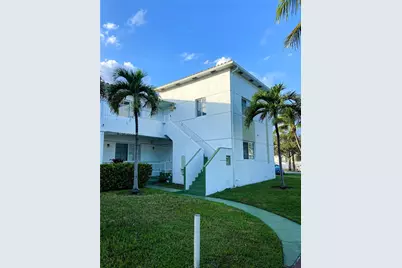 7130 Rue Versailles #10, Miami Beach, FL 33141 - Photo 12