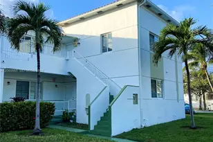 7130 Rue Versailles, Miami Beach, FL 33141 - Photo 12