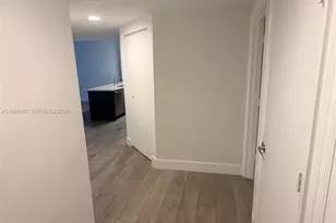 55 SE 6th St, Miami, FL 33131 - Photo 6
