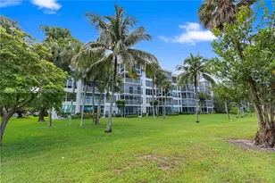 3970 Oaks Clubhouse Dr, Pompano Beach, FL 33069 - Photo 30