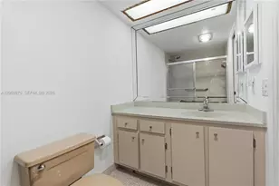 3970 Oaks Clubhouse Dr, Pompano Beach, FL 33069 - Photo 14