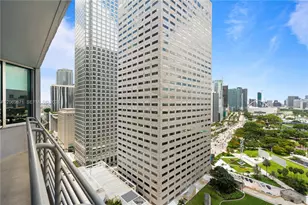 325 S Biscayne Blvd, Miami, FL 33131 - Photo 6