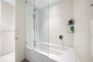 100 S Pointe Dr, Miami Beach, FL 33139 - Photo 32