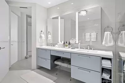 100 S Pointe Dr #1409, Miami Beach, FL 33139 - Photo 22