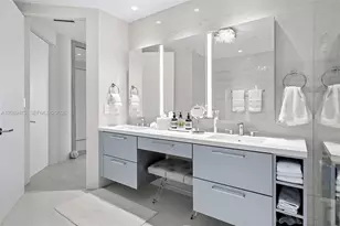 100 S Pointe Dr, Miami Beach, FL 33139 - Photo 22