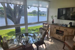2114 E Cambridge E, Deerfield Beach, FL 33442 - Photo 26