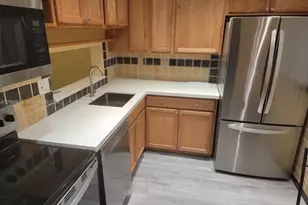 8635 NW 8th St, Miami, FL 33126 - Photo 10