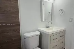 107 W Pembroke Rd, Hallandale Beach, FL 33009 - Photo 24
