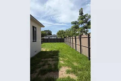 107 W Pembroke Rd #0, Hallandale Beach, FL 33009 - Photo 6