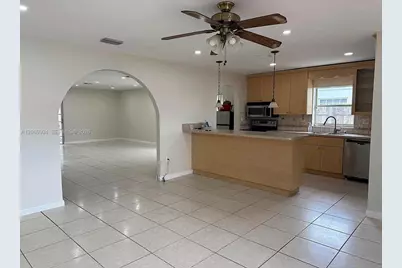 3232 Village Green Dr, Miami, FL 33175 - Photo 4