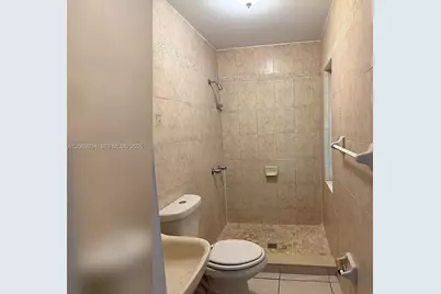 3232 Village Green Dr, Miami, FL 33175 - Photo 12