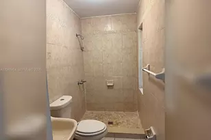 3232 Village Green Dr, Miami, FL 33175 - Photo 12