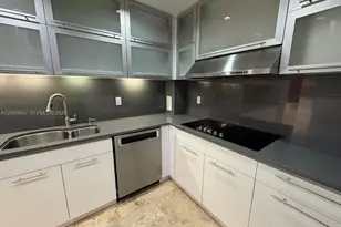 90 Edgewater Dr, Coral Gables, FL 33133 - Photo 16