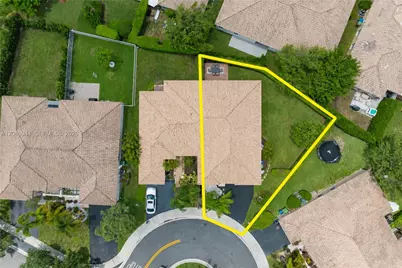 1625 Orion Ln, Weston, FL 33327 - Photo 2