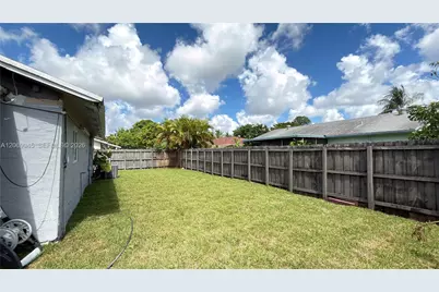8151 SW 7th St, North Lauderdale, FL 33068 - Photo 36