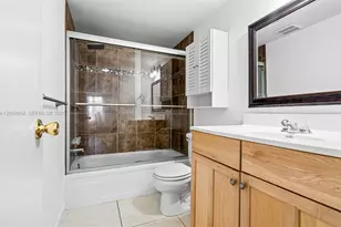 8900 Washington Blvd, Pembroke Pines, FL 33025 - Photo 24